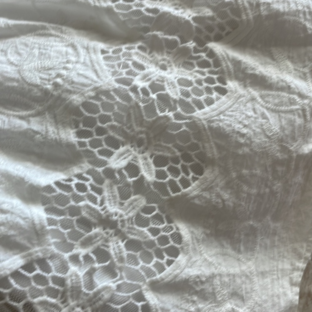 Dress size 9 but fits small - Picture 2 of 4